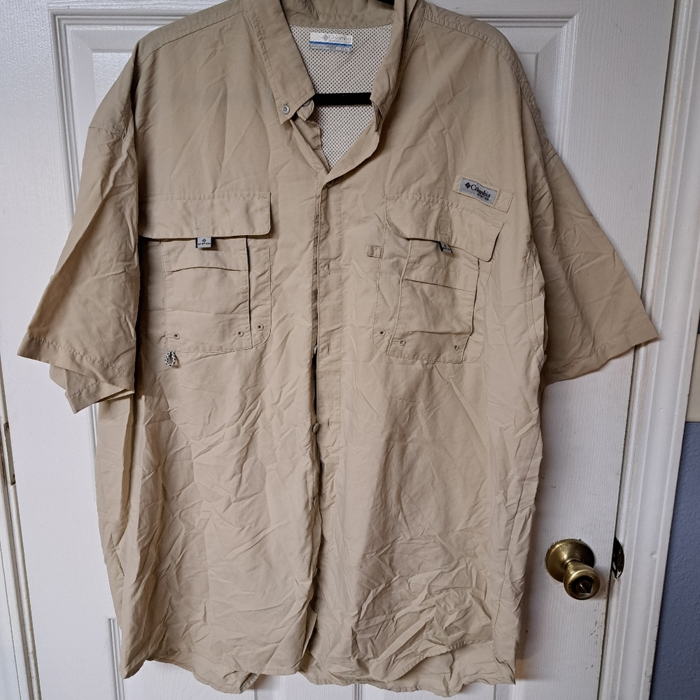 Men's 2x Beige Columbia short sleeve shirt